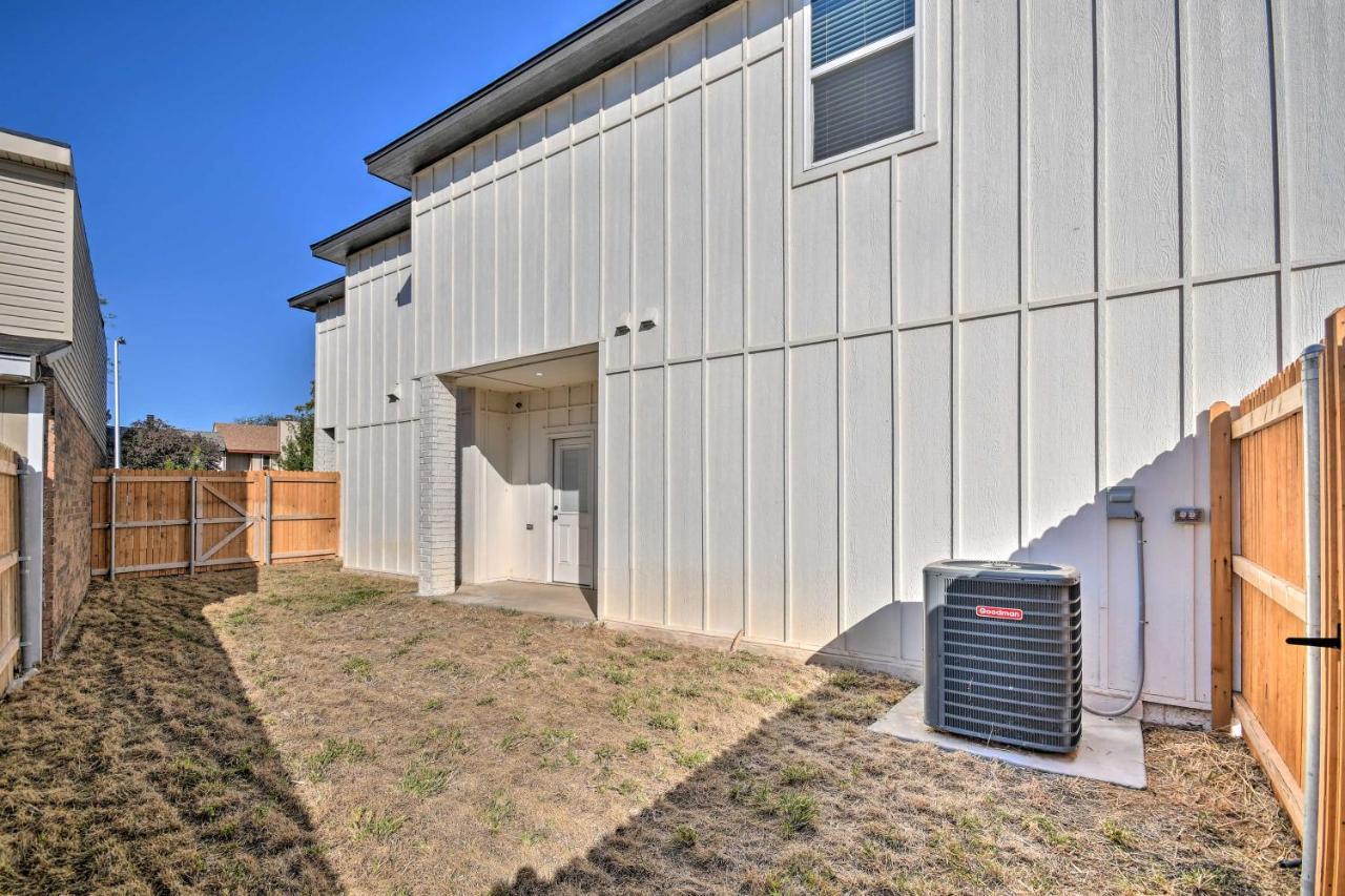 Bright Amarillo Townhome Near Parks And Town! Bagian luar foto